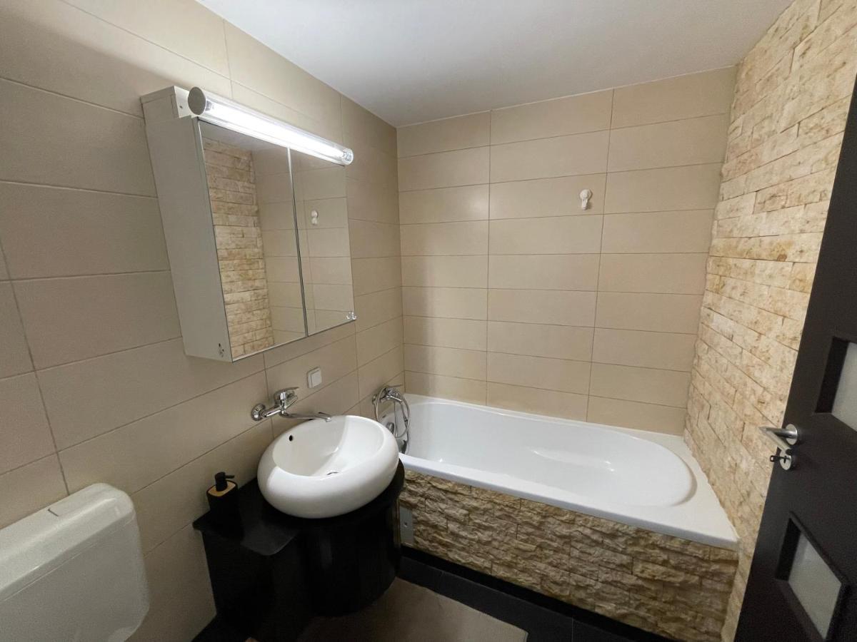 Sunset Luxury Apartment Near Unirii Square Bukarest Eksteriør billede